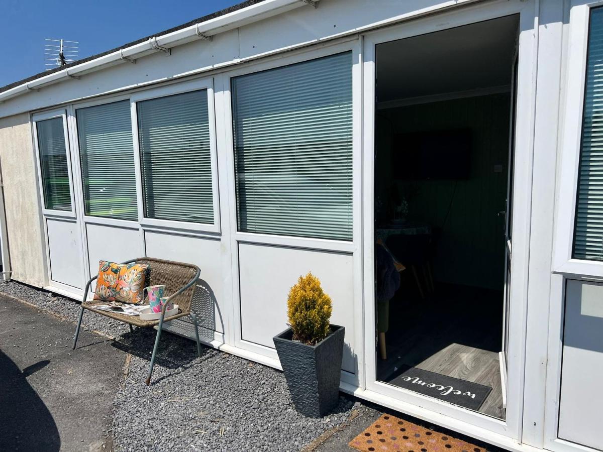 Chalet Ty Lilli Wen Sleep 6 Kidwelly Exterior photo